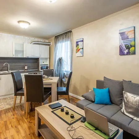 Apartment Blue тerrace Center Varna